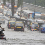 मुसळधार पावसामुळे मुंबई जलमय