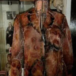 ’मानवी त्वचा’ असलेले जॅकेटची ऑनलाईन विक्री!