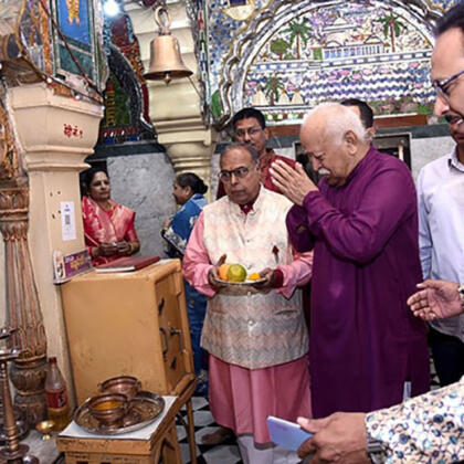 Dr Mohan Bhagwat Ji At Parshwanath Jain Mandir